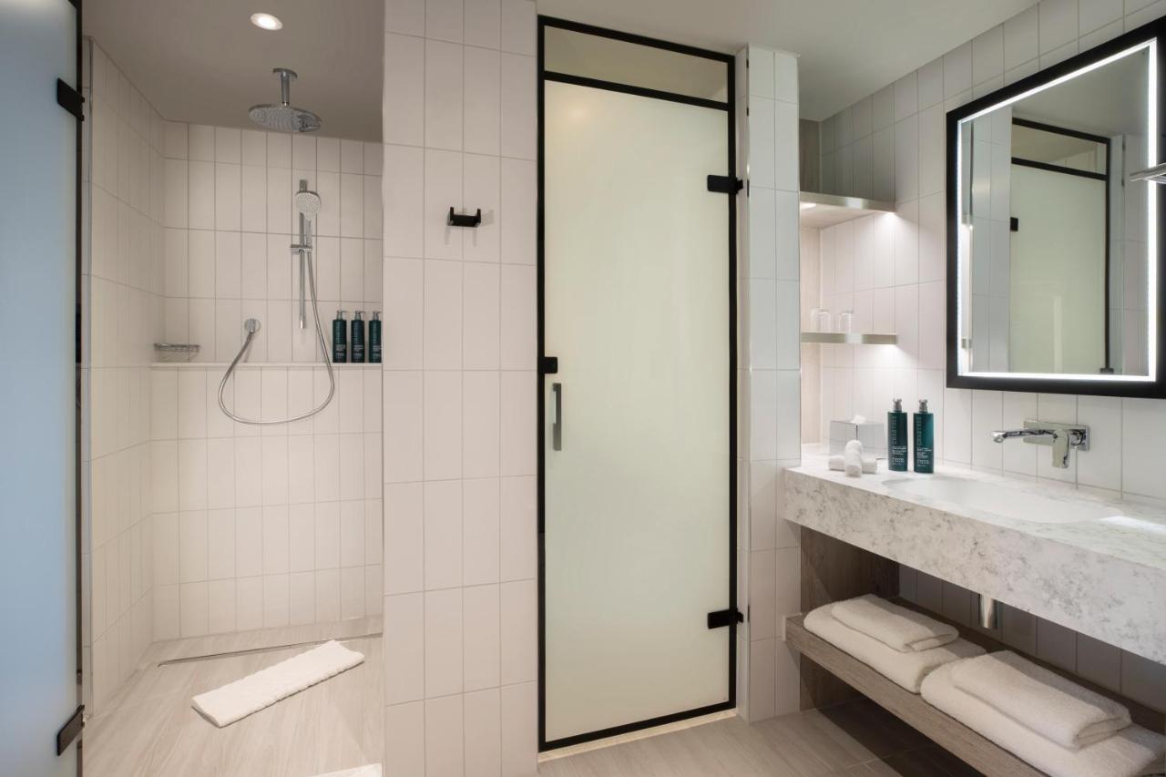 Hilton Garden Inn Peterborough City Centre Экстерьер фото